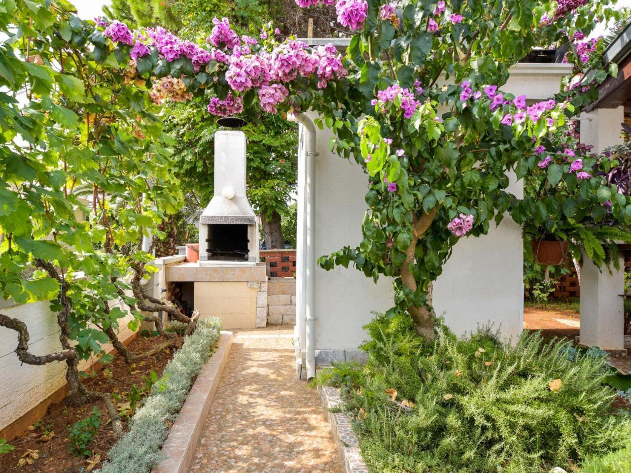 Apartment Mira-1 By Interhome Vir Εξωτερικό φωτογραφία